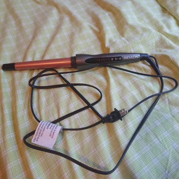 Revlon Curling Iron - Picture 2 of 2
